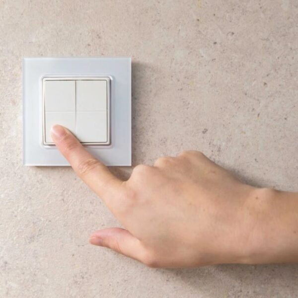 Shelly BLU Wall Switch 4 + Legrand Adapter – Pulsante Wireless Bluetooth 4 Tasti - immagine 2